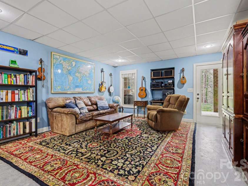 352 Hunting Ridge Lane, Shelby, NC 28150.  MLS# CAR4365036, YatesRealty ID 15981. Basement living space