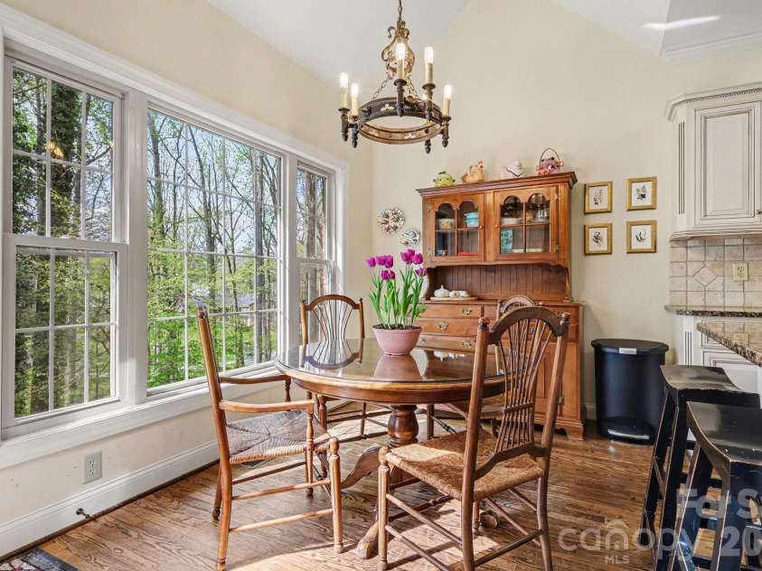 352 Hunting Ridge Lane, Shelby, NC 28150.  MLS# CAR4365036, YatesRealty ID 15981. Eat in space