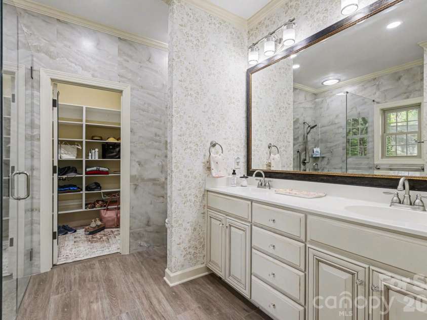 352 Hunting Ridge Lane, Shelby, NC 28150.  MLS# CAR4365036, YatesRealty ID 15981. Primary Bathroom and Closet