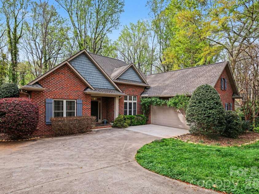352 Hunting Ridge Lane, Shelby, NC 28150.  MLS# CAR4365036, YatesRealty ID 15981. Side