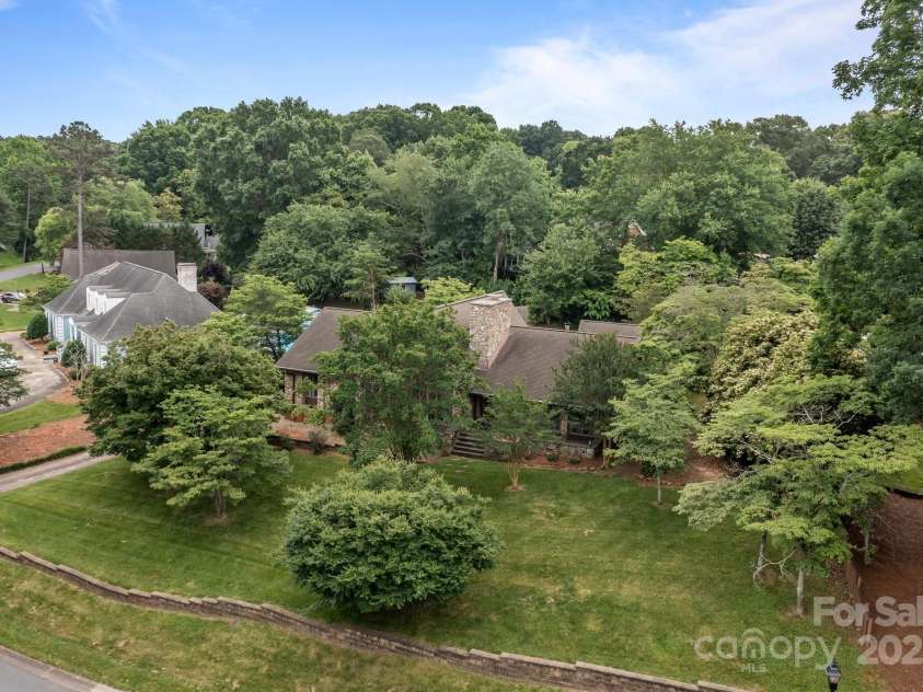 1515 Heatherloch Drive, Gastonia, NC 28054.  MLS# CAR4260831, YatesRealty ID 15982. 