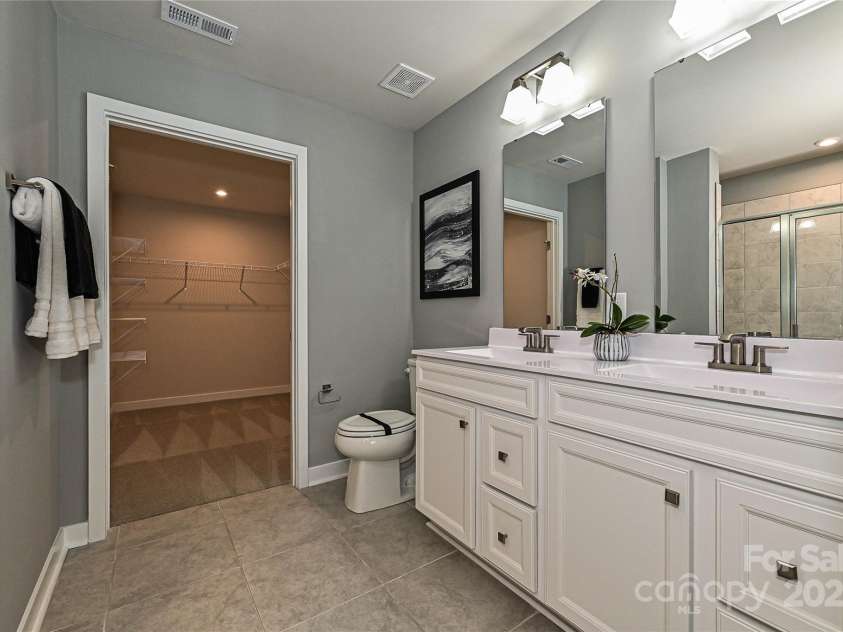 124 Kristin View Lane, Troutman, NC 28166.  MLS# CAR4269391, YatesRealty ID 15983. Primary Bath features dual