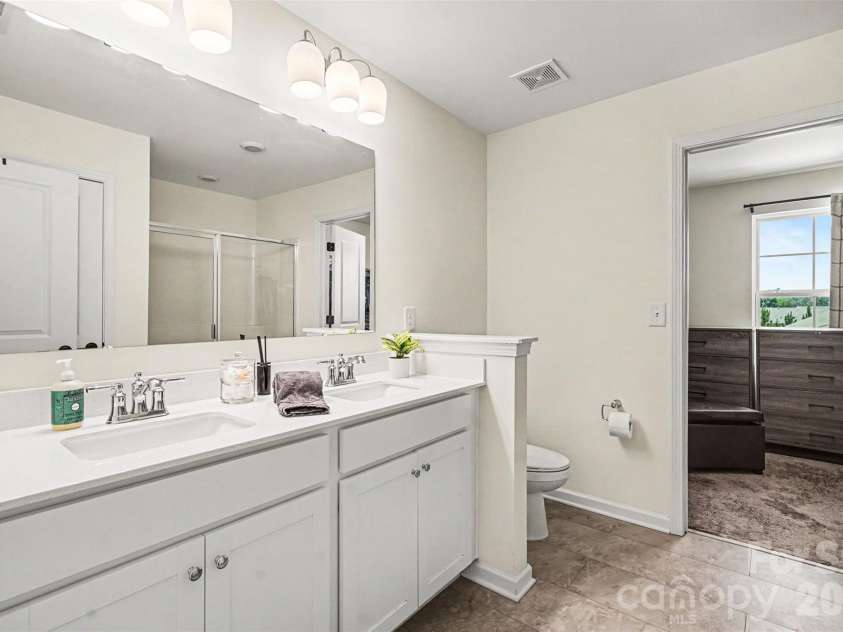 1565 Banham Drive, Indian Trail, NC 28079.  MLS# CAR4391061, YatesRealty ID 15985. Primary Bath