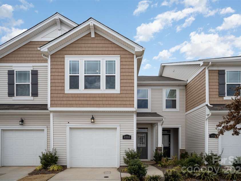 5532 Axil Lane, Charlotte, NC 28269.  MLS# CAR4230543, YatesRealty ID 15985. 