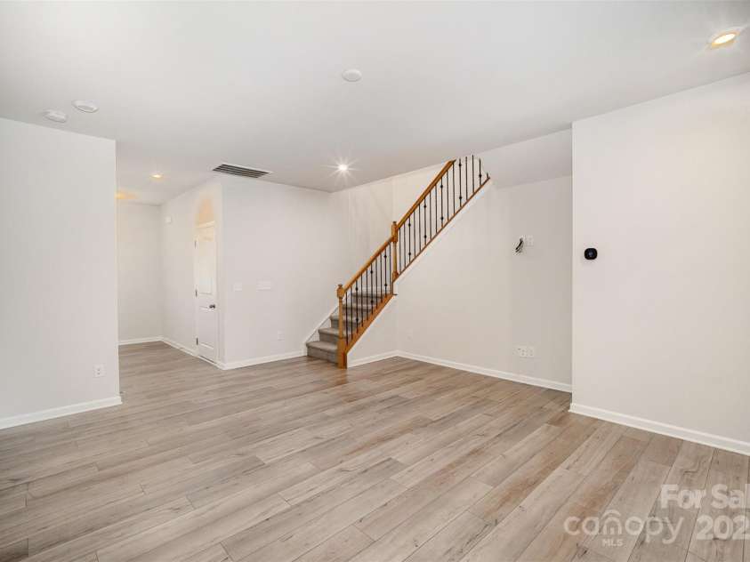 5532 Axil Lane, Charlotte, NC 28269.  MLS# CAR4230543, YatesRealty ID 15985. 