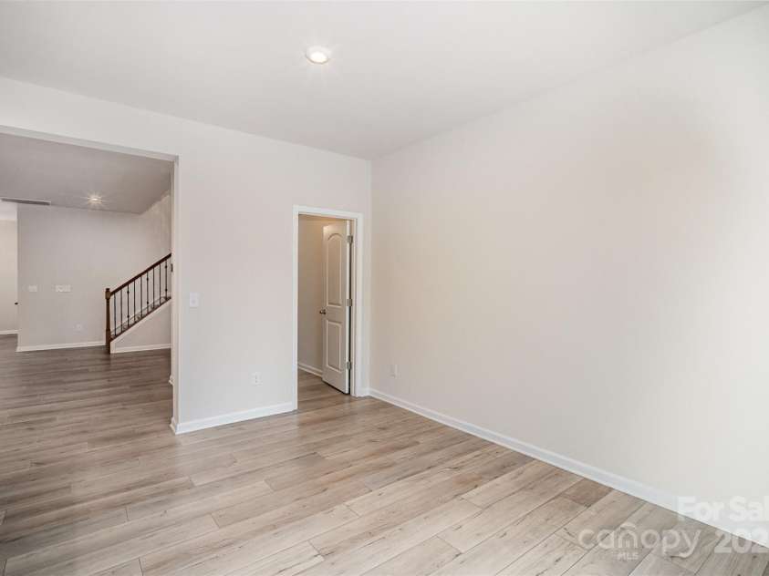 5532 Axil Lane, Charlotte, NC 28269.  MLS# CAR4230543, YatesRealty ID 15985. 