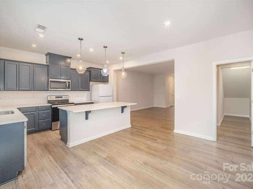 5532 Axil Lane, Charlotte, NC 28269.  MLS# CAR4230543, YatesRealty ID 15985. 