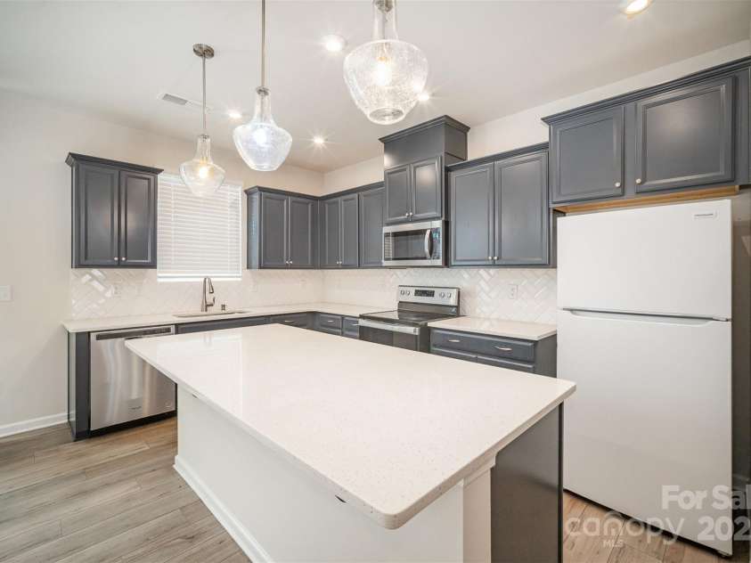 5532 Axil Lane, Charlotte, NC 28269.  MLS# CAR4230543, YatesRealty ID 15985. 