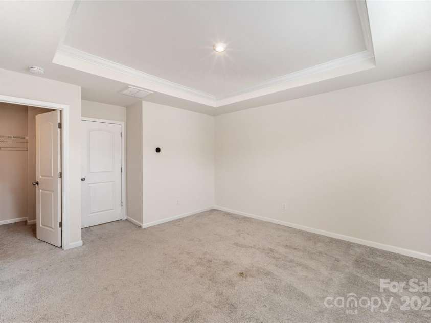 5532 Axil Lane, Charlotte, NC 28269.  MLS# CAR4230543, YatesRealty ID 15985. 