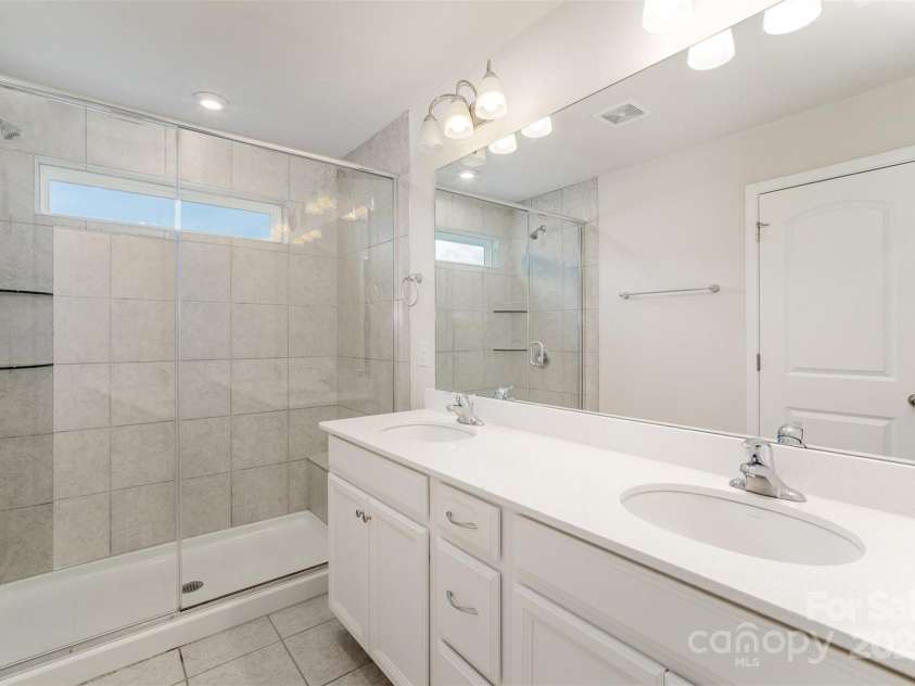 5532 Axil Lane, Charlotte, NC 28269.  MLS# CAR4230543, YatesRealty ID 15985. 