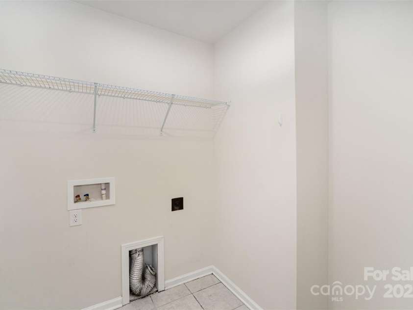 5532 Axil Lane, Charlotte, NC 28269.  MLS# CAR4230543, YatesRealty ID 15985. 