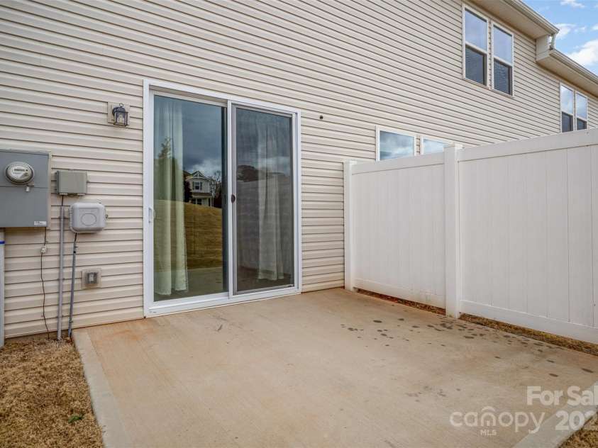 5532 Axil Lane, Charlotte, NC 28269.  MLS# CAR4230543, YatesRealty ID 15985. 