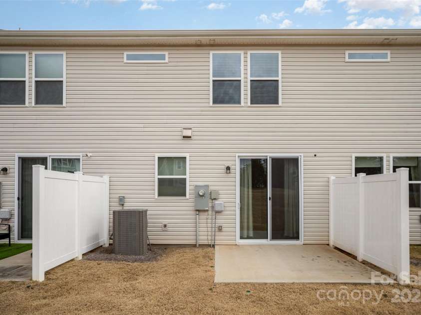 5532 Axil Lane, Charlotte, NC 28269.  MLS# CAR4230543, YatesRealty ID 15985. 