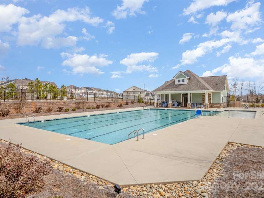 5532 Axil Lane, Charlotte, NC 28269.  MLS# CAR4230543, YatesRealty ID 15985. 