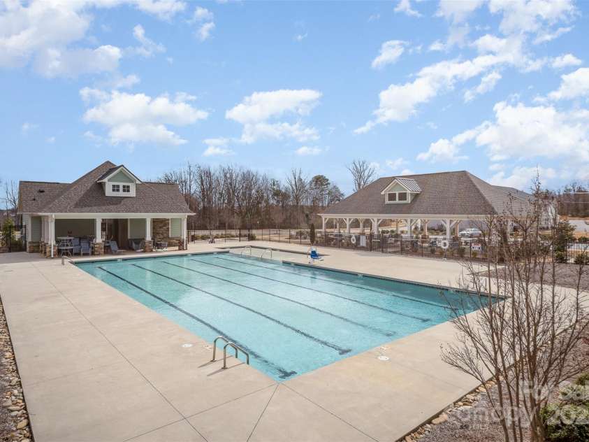 5532 Axil Lane, Charlotte, NC 28269.  MLS# CAR4230543, YatesRealty ID 15985. 