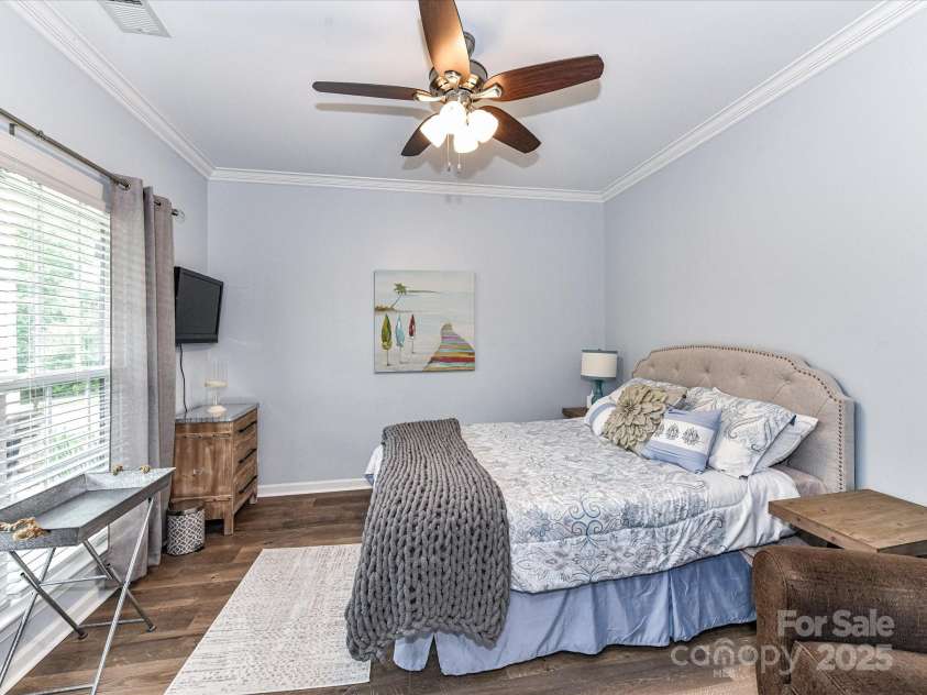 10800 Alabaster Drive, Davidson, NC 28036.  MLS# CAR4260327, YatesRealty ID 15987. 