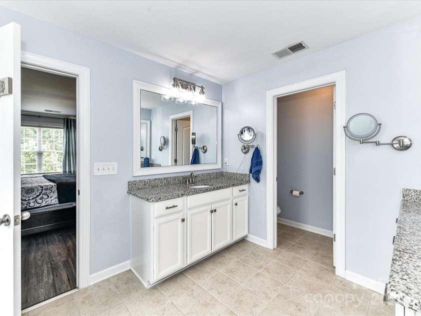 10800 Alabaster Drive, Davidson, NC 28036.  MLS# CAR4260327, YatesRealty ID 15987. 