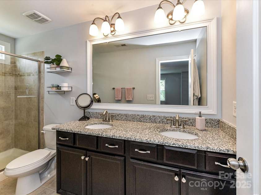 10800 Alabaster Drive, Davidson, NC 28036.  MLS# CAR4260327, YatesRealty ID 15987. 