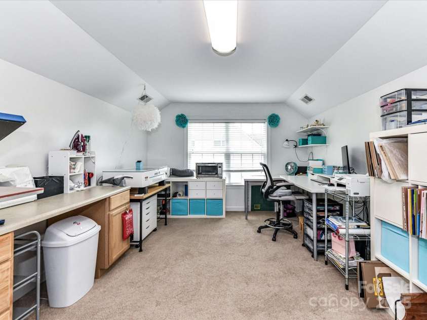 10800 Alabaster Drive, Davidson, NC 28036.  MLS# CAR4260327, YatesRealty ID 15987. 