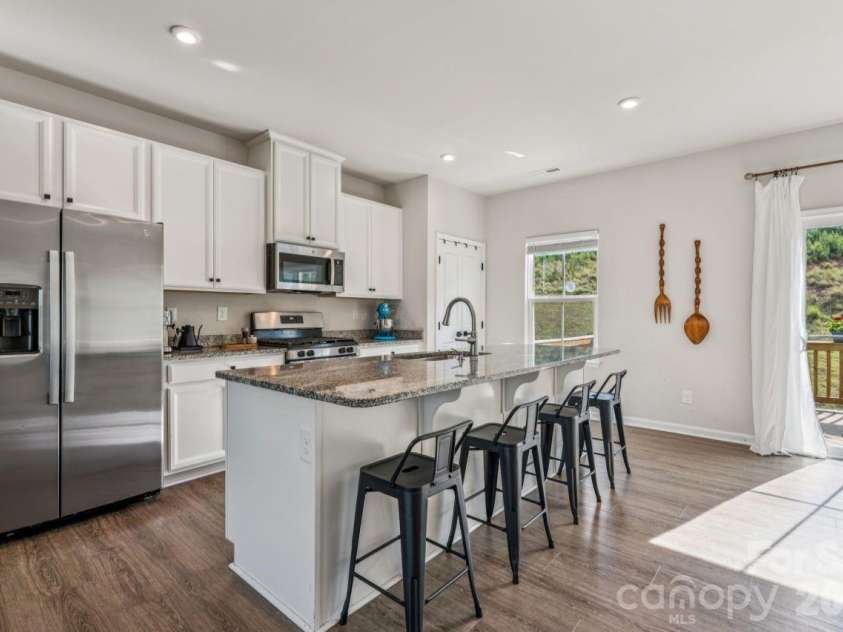 2050 Dornoch Road, Tega Cay, SC 29708.  MLS# CAR4367235, YatesRealty ID 15987. Open Kitchen