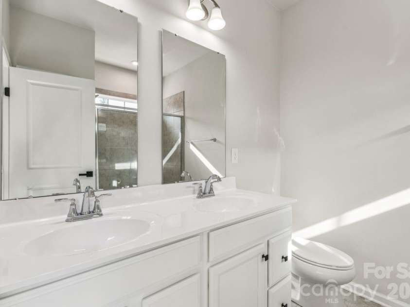 2050 Dornoch Road, Tega Cay, SC 29708.  MLS# CAR4367235, YatesRealty ID 15987. Primary Bath