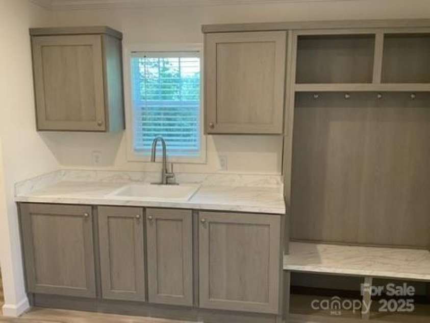 138 Zircon Drive, Statesville, NC 28625.  MLS# CAR4271013, YatesRealty ID 1599. 