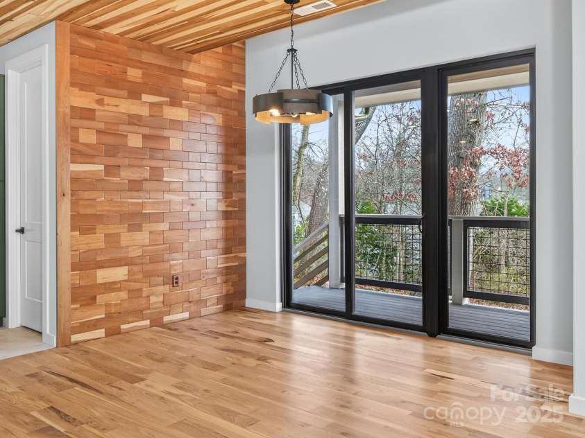 165 Abundance Run, Asheville, NC 28805.  MLS# CAR4331047, YatesRealty ID 1599. 