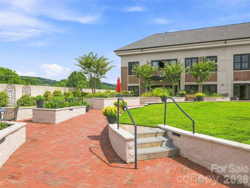 29 French Broad Street, Brevard, NC 28712.  MLS# CAR4231925, YatesRealty ID 15990. 
