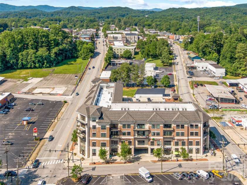 29 French Broad Street, Brevard, NC 28712.  MLS# CAR4231925, YatesRealty ID 15990. Two blocks from downtown Brevard