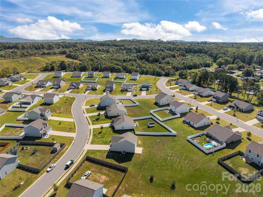 163 Kipling Lane, Kings Mountain, NC 28086.  MLS# CAR4367011, YatesRealty ID 15991. 