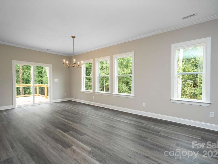 1721 Balfour Lane, Charlotte, NC 28216.  MLS# CAR4241033, YatesRealty ID 15991. 