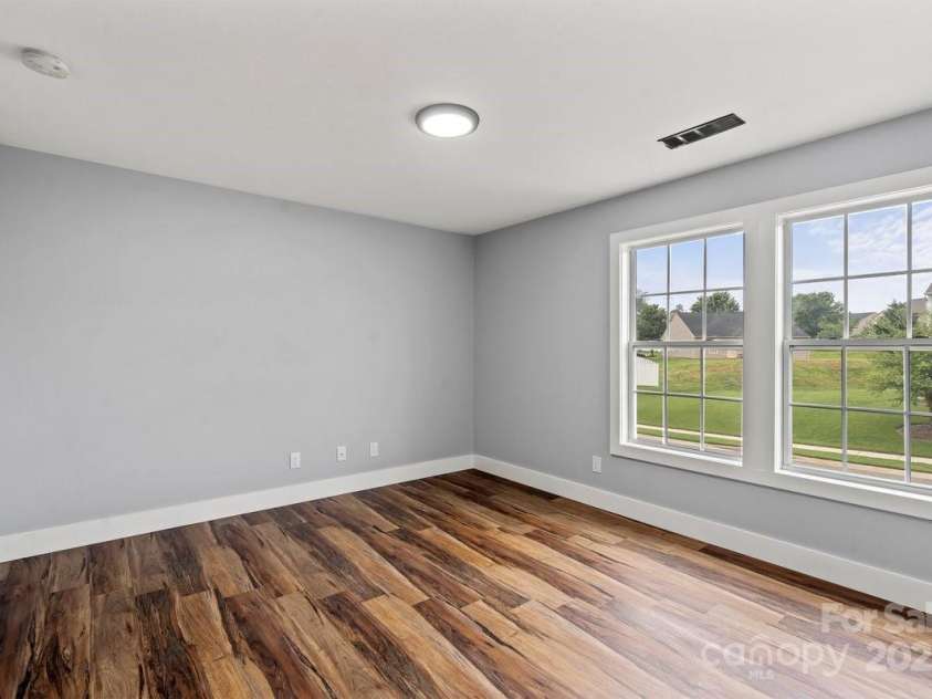 3124 Pikes Peak Drive, Gastonia, NC 28052.  MLS# CAR4264089, YatesRealty ID 15992. 