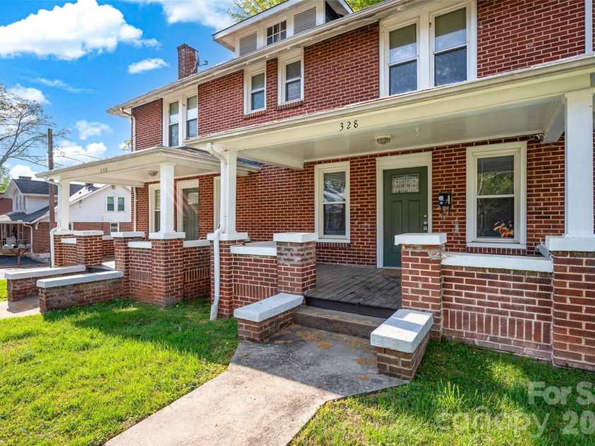 328-330 3rd Avenue, Hickory, NC 28602.  MLS# CAR4365947, YatesRealty ID 15992. 