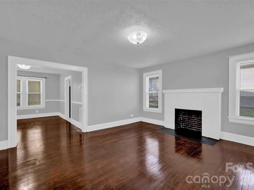 328-330 3rd Avenue, Hickory, NC 28602.  MLS# CAR4365947, YatesRealty ID 15992. 