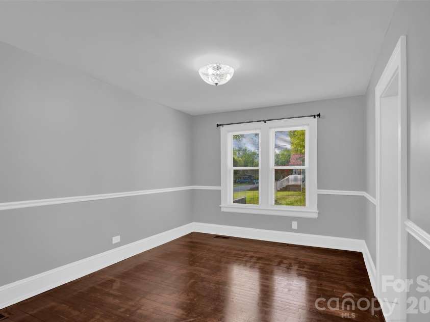 328-330 3rd Avenue, Hickory, NC 28602.  MLS# CAR4365947, YatesRealty ID 15992. 