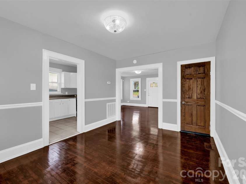 328-330 3rd Avenue, Hickory, NC 28602.  MLS# CAR4365947, YatesRealty ID 15992. 