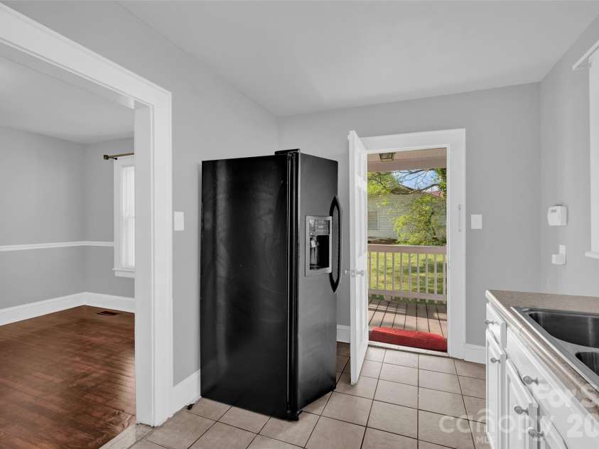 328-330 3rd Avenue, Hickory, NC 28602.  MLS# CAR4365947, YatesRealty ID 15992. 