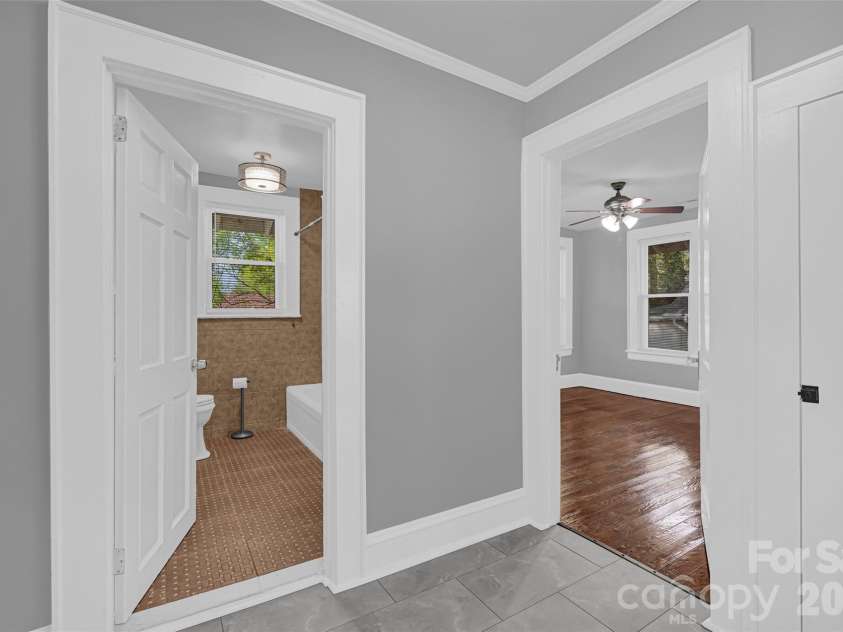328-330 3rd Avenue, Hickory, NC 28602.  MLS# CAR4365947, YatesRealty ID 15992. 