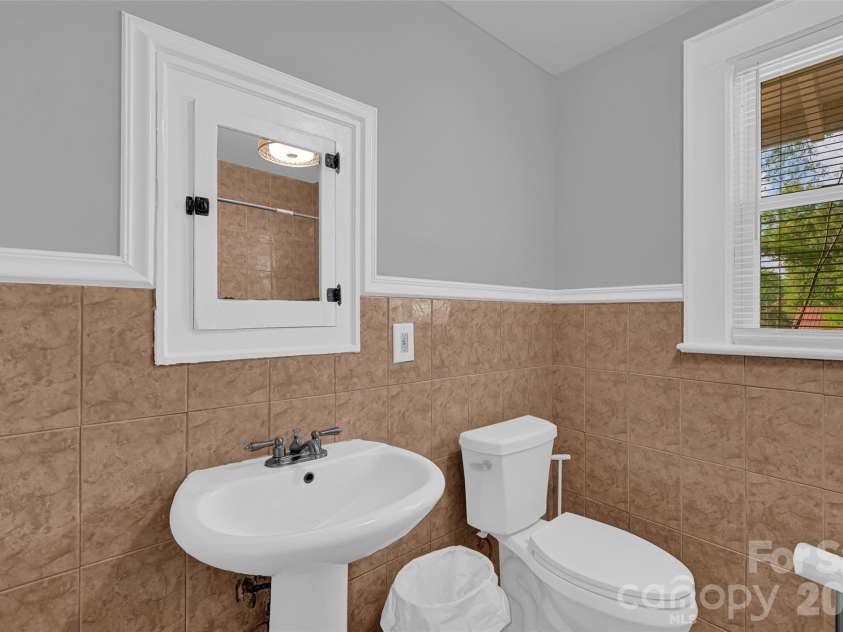 328-330 3rd Avenue, Hickory, NC 28602.  MLS# CAR4365947, YatesRealty ID 15992. 
