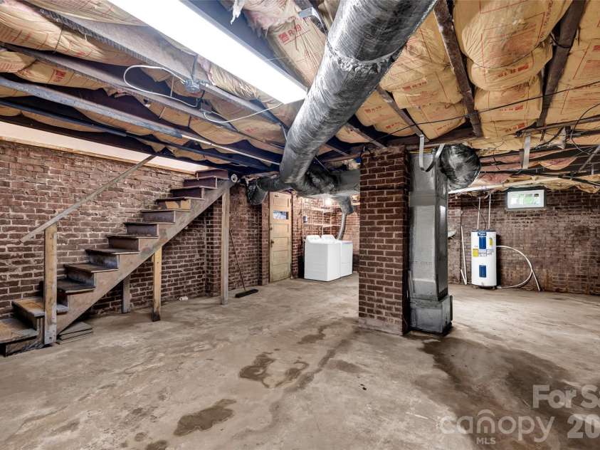 328-330 3rd Avenue, Hickory, NC 28602.  MLS# CAR4365947, YatesRealty ID 15992. 