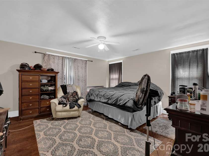 328-330 3rd Avenue, Hickory, NC 28602.  MLS# CAR4365947, YatesRealty ID 15992. 