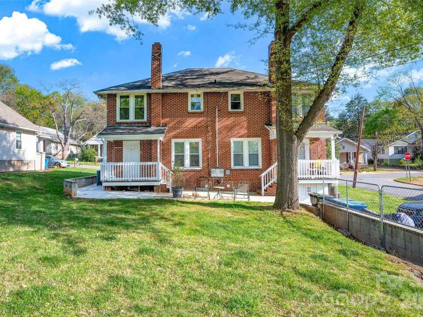 328-330 3rd Avenue, Hickory, NC 28602.  MLS# CAR4365947, YatesRealty ID 15992. 