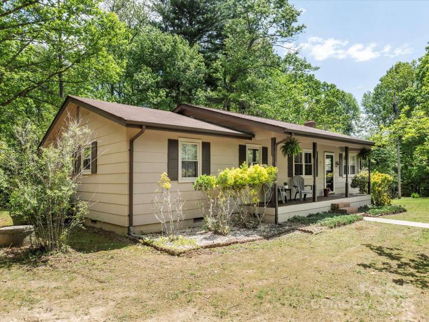 12 Thumper Lane, Arden, NC 28704.  MLS# CAR4257191, YatesRealty ID 15994. 