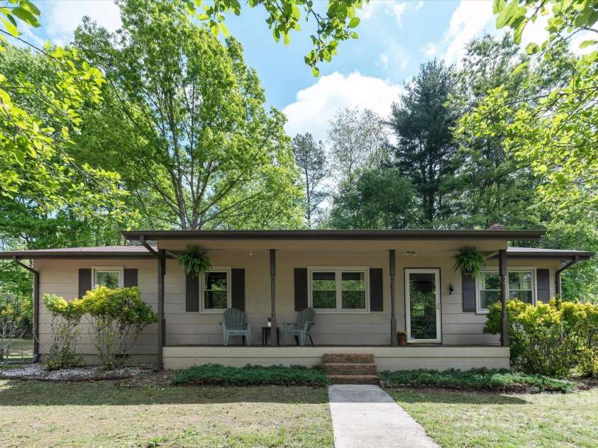 12 Thumper Lane, Arden, NC 28704.  MLS# CAR4257191, YatesRealty ID 15994. 