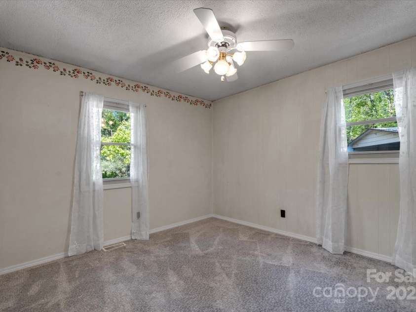 12 Thumper Lane, Arden, NC 28704.  MLS# CAR4257191, YatesRealty ID 15994. 