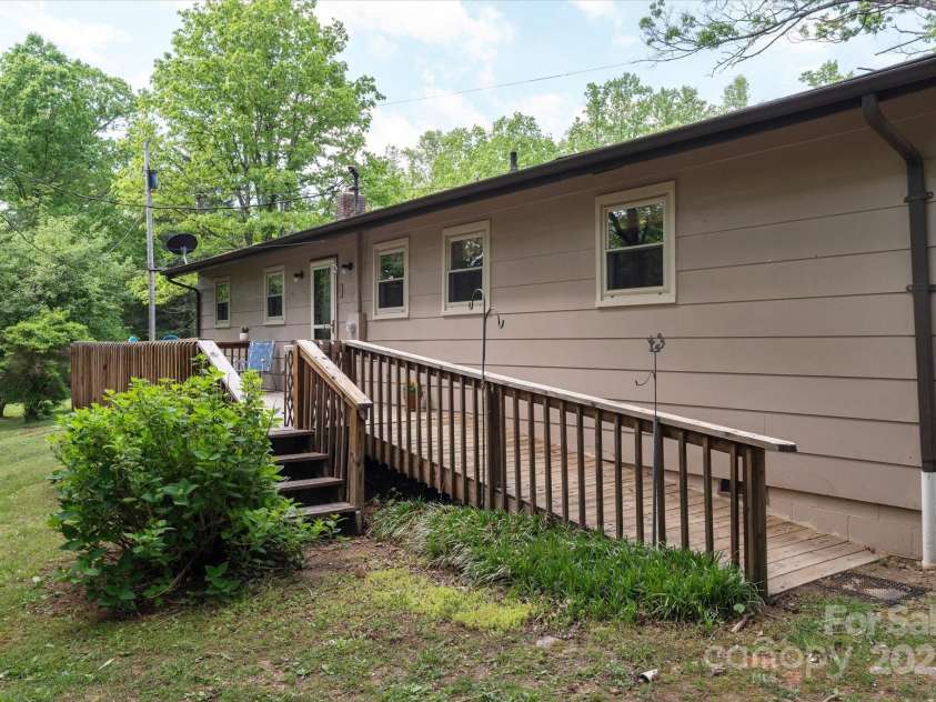 12 Thumper Lane, Arden, NC 28704.  MLS# CAR4257191, YatesRealty ID 15994. 