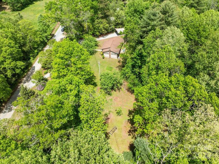 12 Thumper Lane, Arden, NC 28704.  MLS# CAR4257191, YatesRealty ID 15994. 