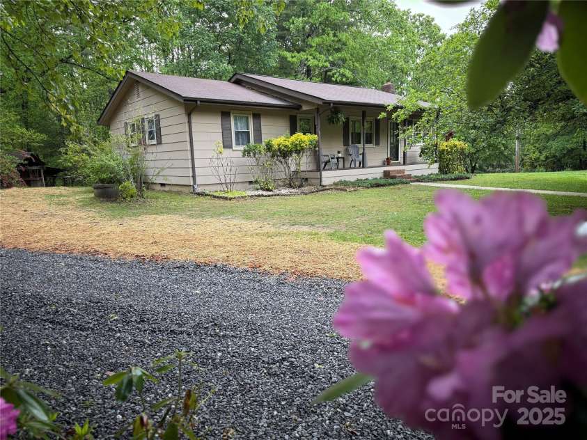 12 Thumper Lane, Arden, NC 28704.  MLS# CAR4257191, YatesRealty ID 15994. 