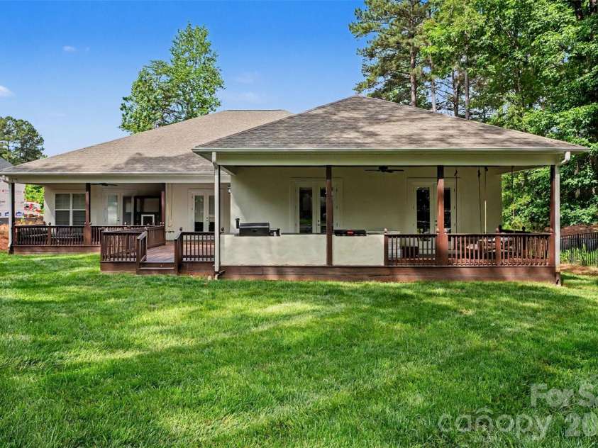 7575 Cottonwood Drive, Denver, NC 28037.  MLS# CAR4367769, YatesRealty ID 15994. 
