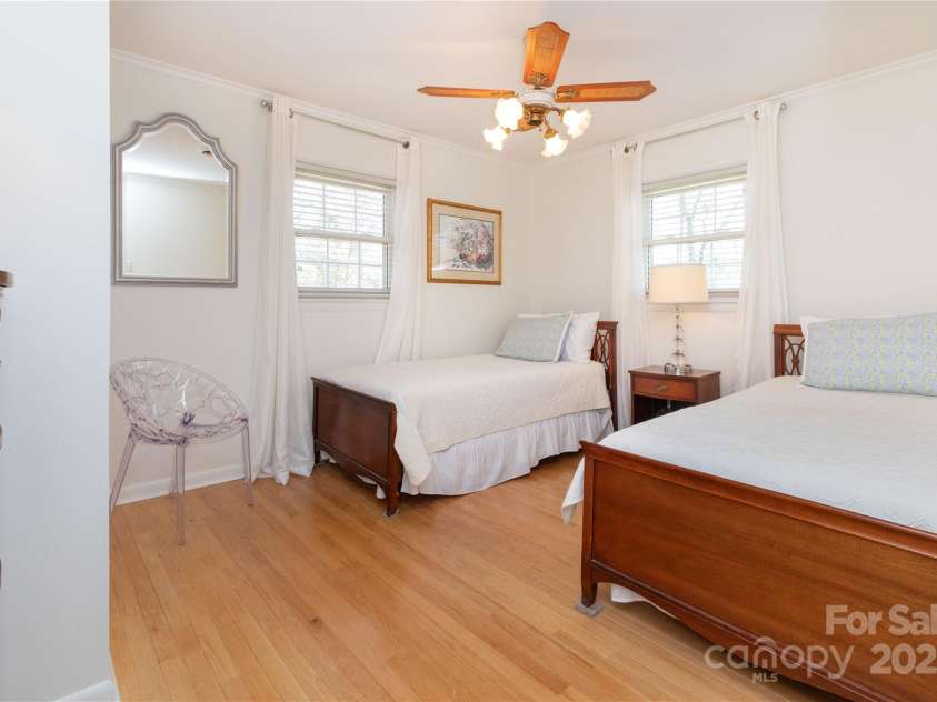 101 Jeanie Avenue, Black Mountain, NC 28711.  MLS# CAR4239479, YatesRealty ID 15995. 